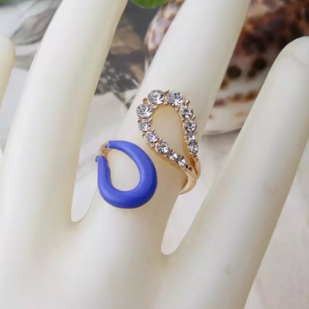 Purplish enamel and rhinestone ring